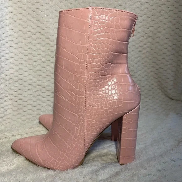 Fashion Nova Heel Boots - Picture 2 of 4